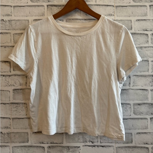 Women’s white Universal Thread cropped short sleeve t-shirt Medium - Picture 1 of 4